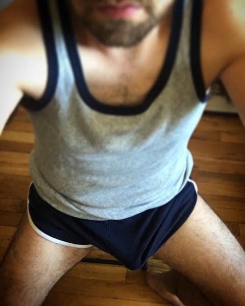 Who wants to help me with this? #gayscruff #beardedgay #gaylegs #gayaf