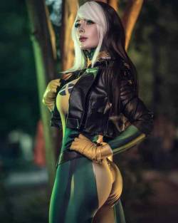 cosplay-galaxy:Rogue (X-Men) from Marvel Comics by Jenna Lynn Meowri