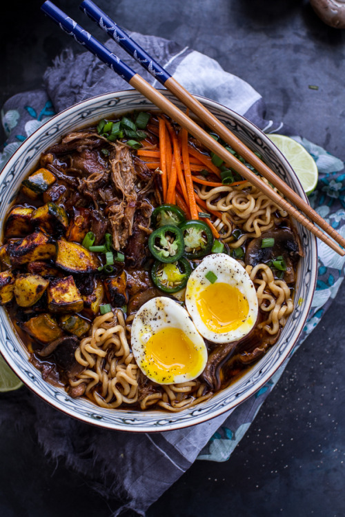 magicalfoodtime: (via Crockpot Crispy Caramelized Pork Ramen Noodle Soup)