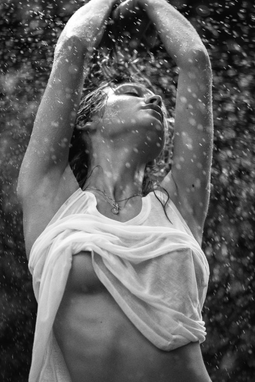 Porn Pics beautiful: in the rain…©Remi Kozdra &