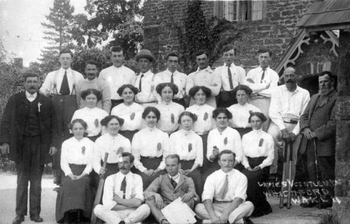 Ladies vs. gentlement wake cricket match (Whichford, Warwickshire, 1913).