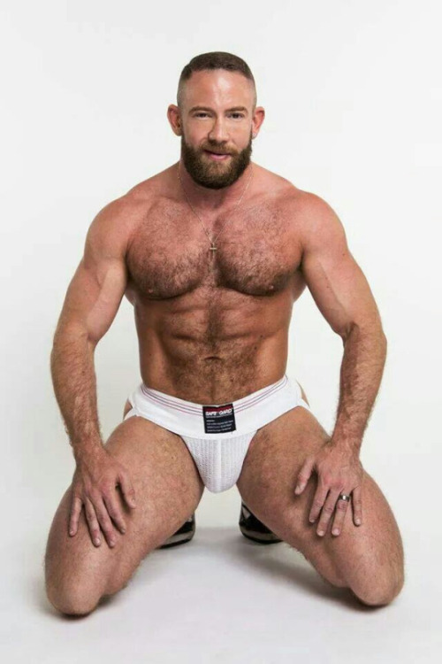 hairymacho:http://hairymacho.tumblr.com/