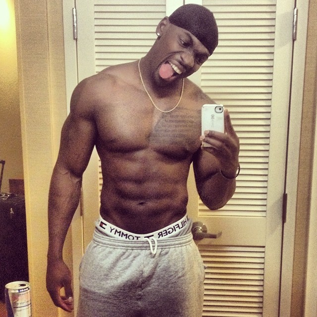 nyc2b4me:  Damn! Those lips though