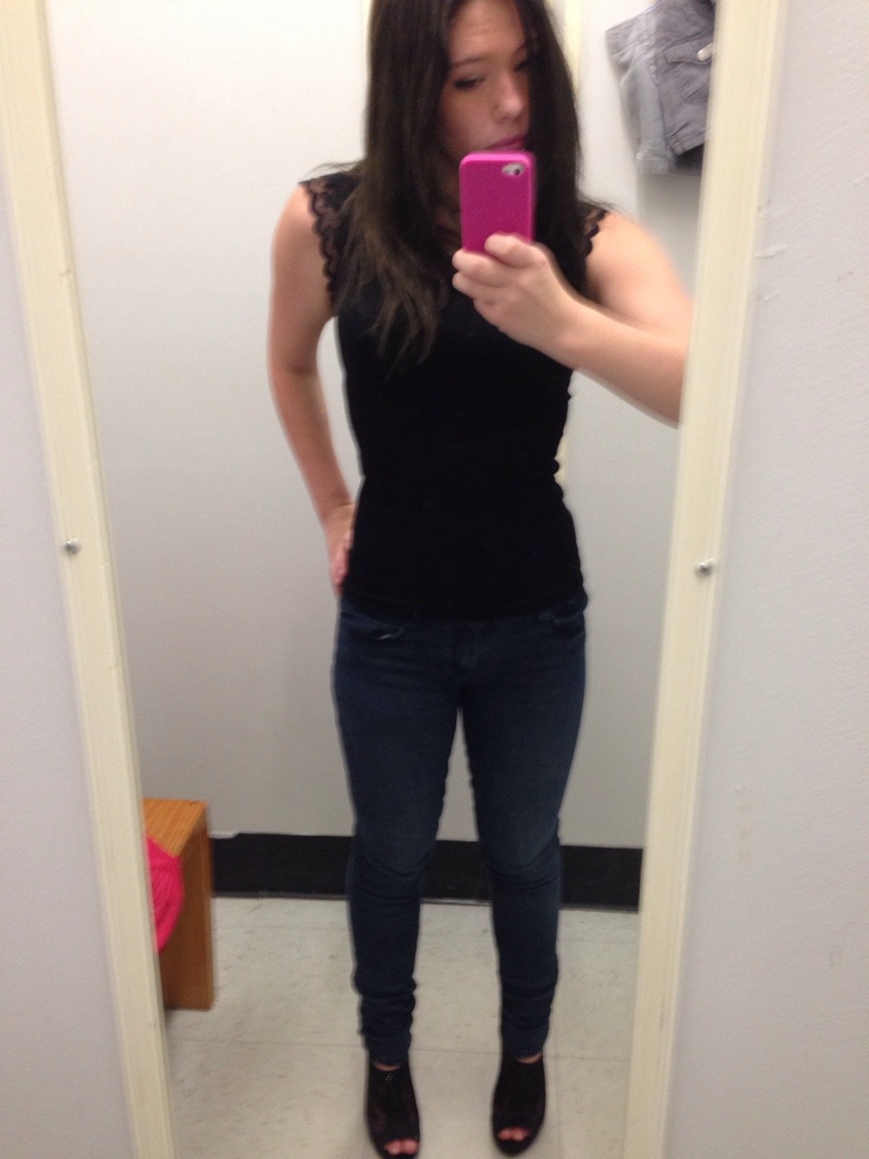brittanybroken:  Dressing room mirrors make you look so thin!  Submit your own pics