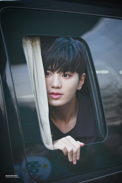 hakjeon:sir your skinny soy bean frapp-