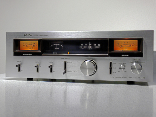 Denon TU 400 Stereo Tuner, 1977-78. Japan. A legendary tuner including power amplifiers display. Via