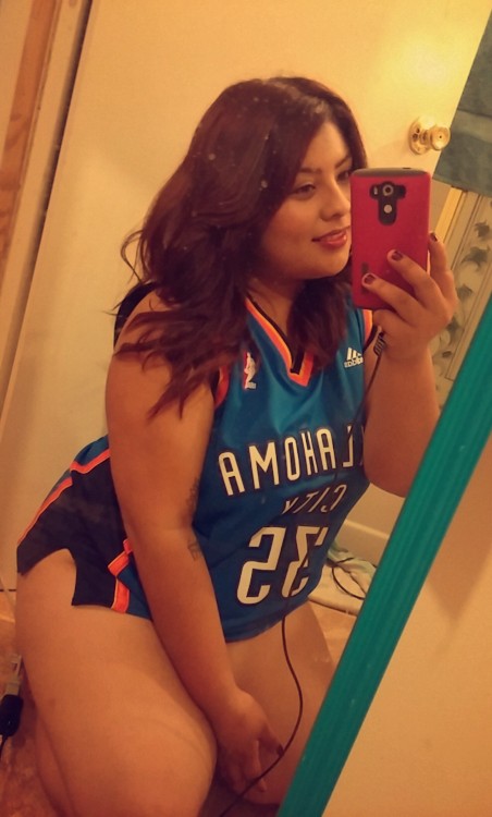 desireebbw:  New Page show me some love<3