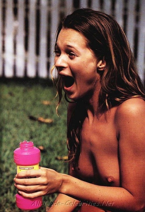 XXX famous-nsfw-tub:  Kate Moss  photo