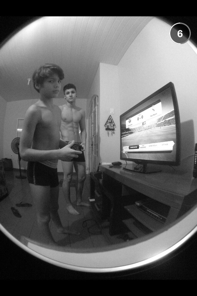 gemidex:  pode jogar vídeo game tbm?