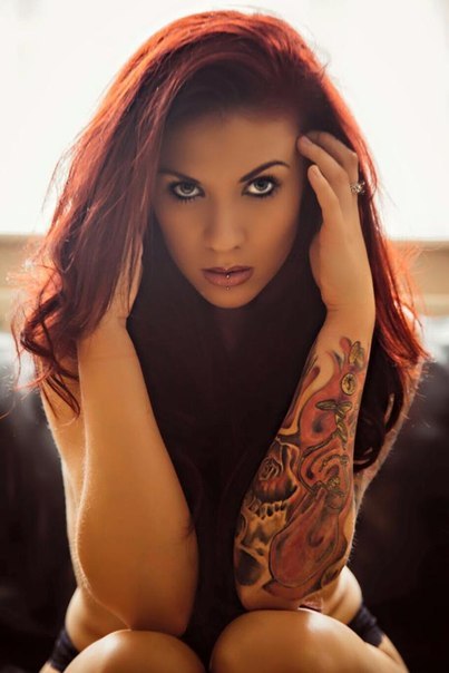 tattedbeautues:  Linzie Belle