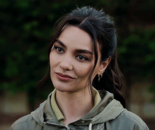 Hazal Filiz Küçükköse 10 Days Of A Bad Man (Kötü Adamın 10 Günü)