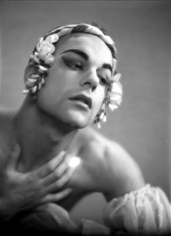 gaskells:Portuguese dancer Valentino, undated