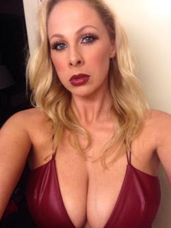 gorgeousadultstars:  Gianna Michaels  Wow&hellip;&hellip;. Blonde, ummm she is just wow.