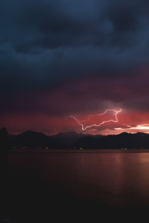 rhiannahowardphotography:  Lightning, Seabeck, Washington