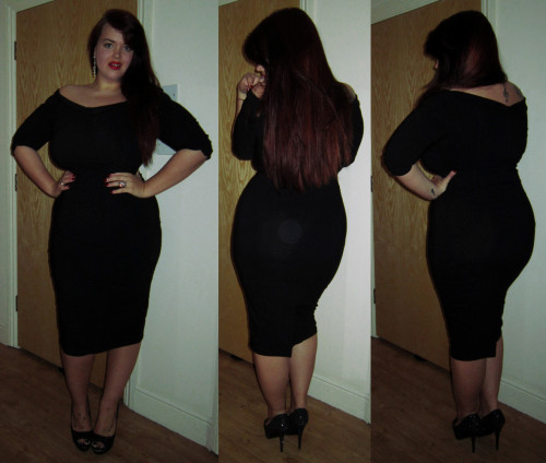 fullerfigurefullerbust:  My review of this Collectif Clothing Kathryn dress is up!  Everything can be found in the post:http://fullerfigurefullerbust.com/2014/03/15/putting-the-wiggle-in-my-walk/