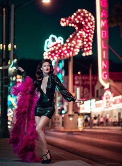 ectobuddha: 🖤💙 Sexy latex Fremont Street