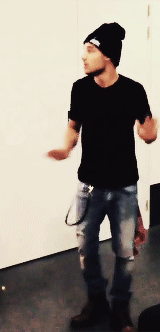 blamestyles:  &ldquo;@onedirection: YES Twinkle Toes… 1DHQ x” + 