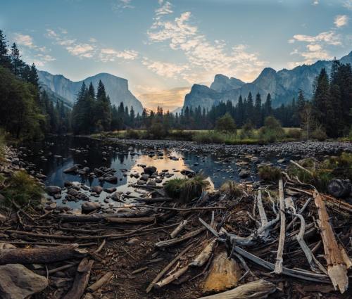 w–o–o–d–l–a–n–d:    Yosemite Valley, United States     I want to goo, I need to see more natl parks!