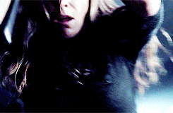 keepcalmimspidey:commandrlexa-blog:Commander Lexa + Sky People have no chillthis