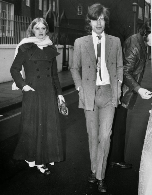 I don’t know who’s better dressed, Mick or Marianne. In the second photo I can’t fault their style a