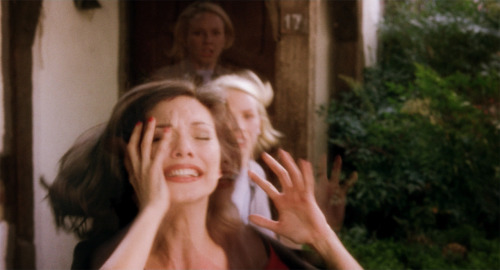 inthedarktrees:You look like someone else.Naomi Watts & Laura Harring | Mulholland Drive  