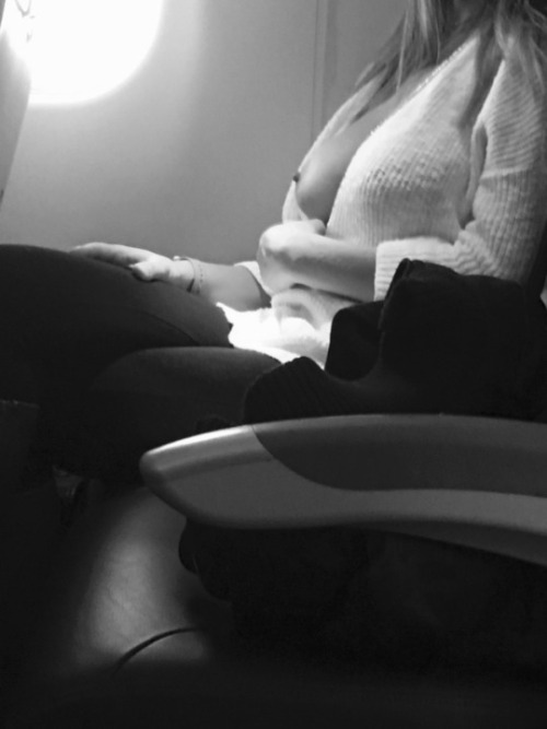 polymetalk:  para56: Coach or First Class ? Clearly , First Class. She sat there looking. Licked her