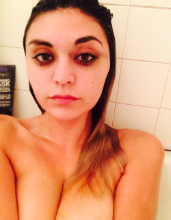 waitingfortheworldtoburn:  I look evil when mascara runs