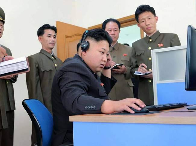 kimjongunlookingatthings:
“ looking at a computer screen
”
“So what happens if I click the button marked ‘HACK SONY’?"