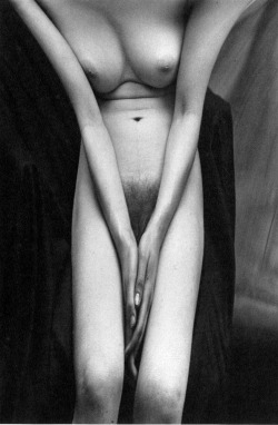 love-in-a-voidd:  by André Kertész 