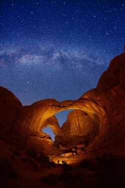 wonderous-world:  Double Arch and Milky Way