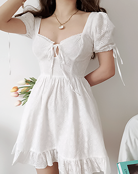 thea’s closet            ↪ feat. dresses aka what she loves to wear the most #🌻 ❝ making a lark of the misery ❞ ⸢ aesthetic ⸥  #🌻 ❝ my love should be celebrated ❞ ⸢ headcanon ⸥  #yall should know  #she is the cutest  #but also v hot  #and i love that for her