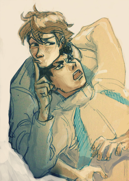 some iwaoi from twitt!!! i cant get trans girl oi with her perfect nails somehow even on the court o