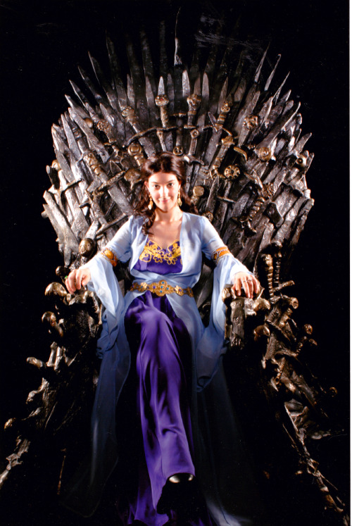 Queen On The Iron Throne by Vicky-V