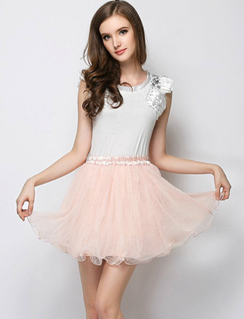 becomingrandee: amarriedsissy:  nymphetfashion:  Skirt  It’s fun to dress like a sissy!  http:
