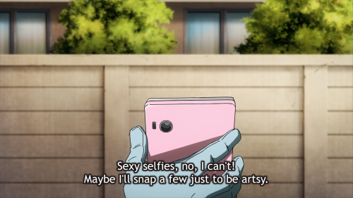 Hagakure: Sexy selfies, no, I can’t! Maybe I’ll snap a few just to be artsy.Source: Dang