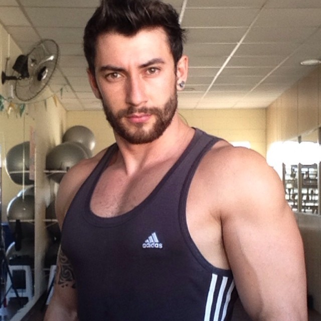 tzaris:  😉 by rafaenrique http://ift.tt/1qHQeyD 