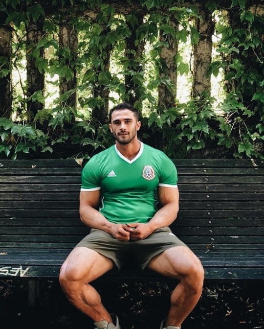 nicksechi:  Jock stud …