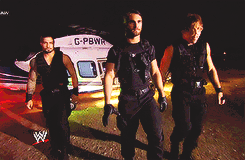 iamnolady:  The Shield arrives at London's O2 arena via helicopter: Raw, April 22,