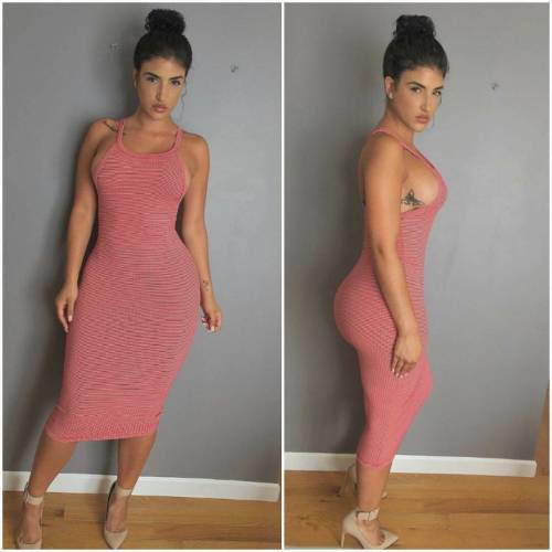 voluptuousladies:  Hot curvy babes are looking