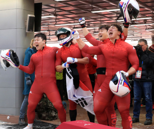 kumaski:Nice korean guy Yoon and his friends 2018 winter olympic 4men Bobsleigh silver medalists