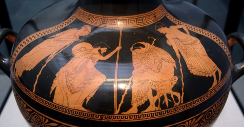 periklesostrakon: Representations of grieving Achilles; the artists took the liberty to interpret th