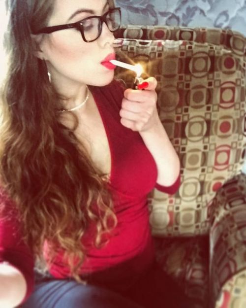 missmelissa14: #melissa14 #wantmelissa14 #melr14 #memr69 #smoke #lightup #smoking #fetish #smokingfe