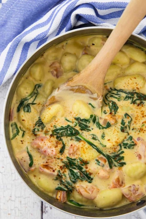 GNOCCHI WITH SPINACH AND TOMATOES