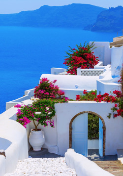 yourlovelifeworld:  ielsharkawy31:  EVERYTHING GREEK | via Tumblr on We Heart  “Greece I Love You” 