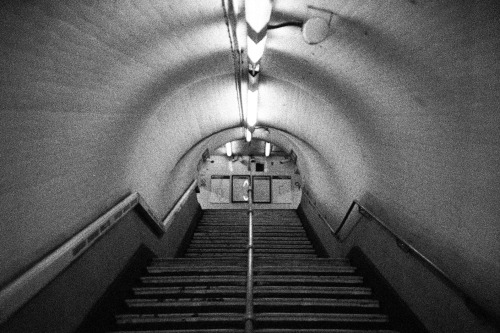 lostpolaroids:Tube Tunnels - via. Flickr/Romain Sylvestre