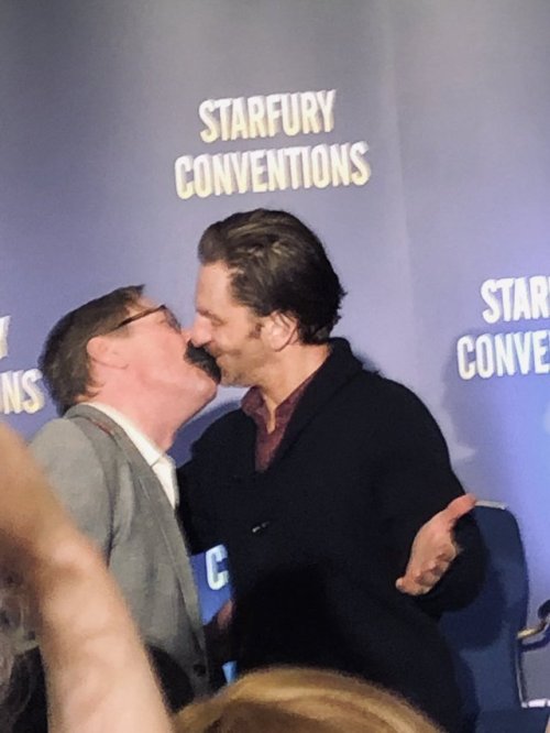 idontfindyouthatinteresting: SCOTT CUT MADS’ LIPS OFF THE CAKE AND KISSED AARON WITH THEM