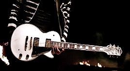 misspellediero: October 23rd, 2006 - 10 years with The Black Parade.I am not afraid to keep on livin