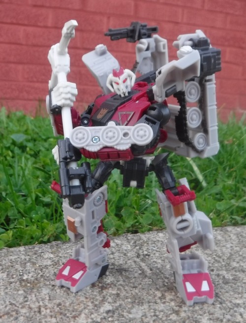 austinstoyblog:Skullgrin I freakin’ love this mold!