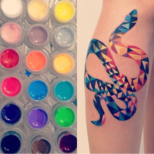 XXX creativocollective:  Awesome tattoo artist, photo