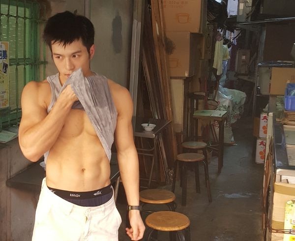 rebelziid:  Taiwanese Douhua Hunk [ This beautiful Taiwanese stud is the latest Internet